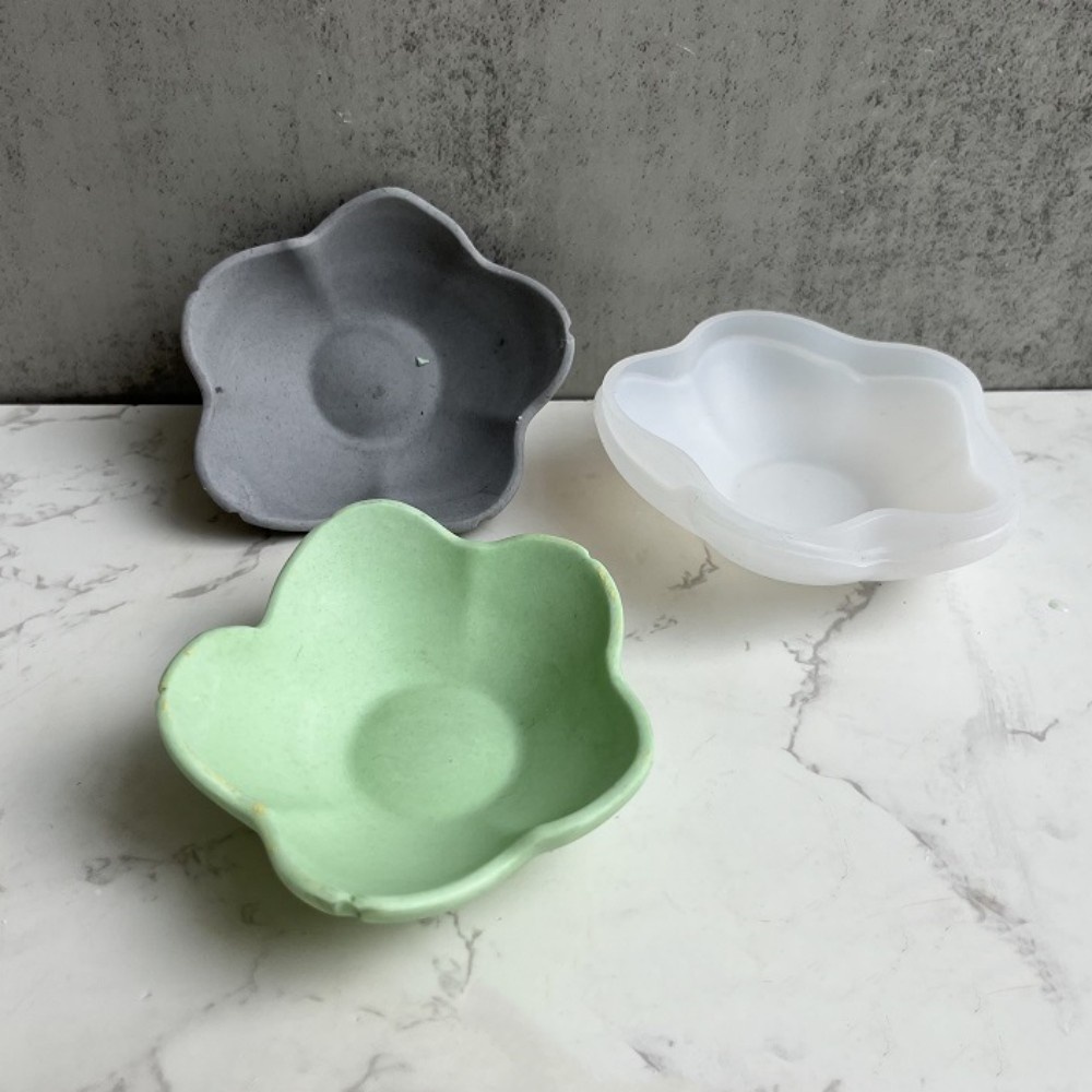 Resin Craft Ideas - Petal Plate Dish Jewelry Plate DIY