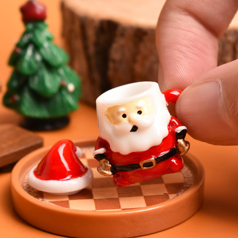Mini Santa Teacup Ornament - R - Crafting Resin recensie en prijs